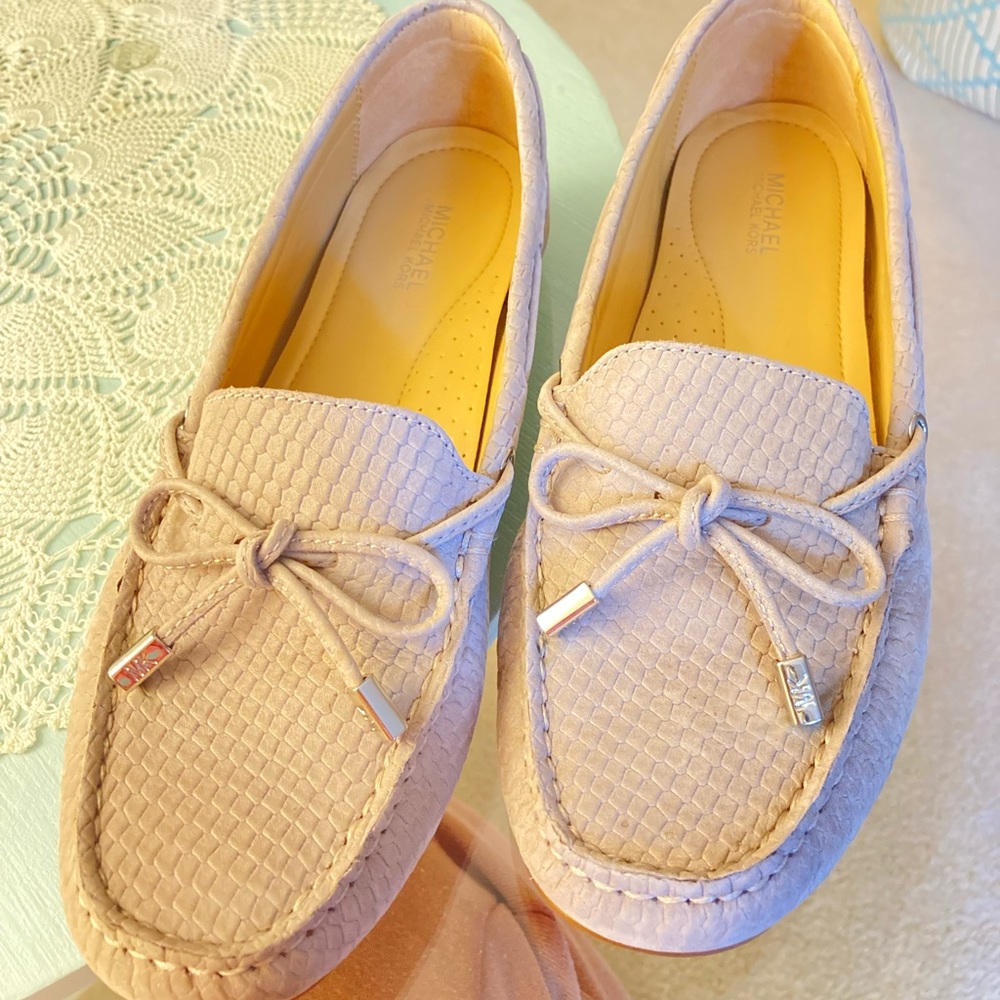 Micheal Kors flats
